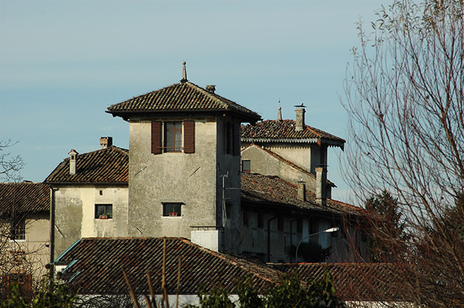 Aiello del Friuli foto 3: il castello De Bona Urbanis