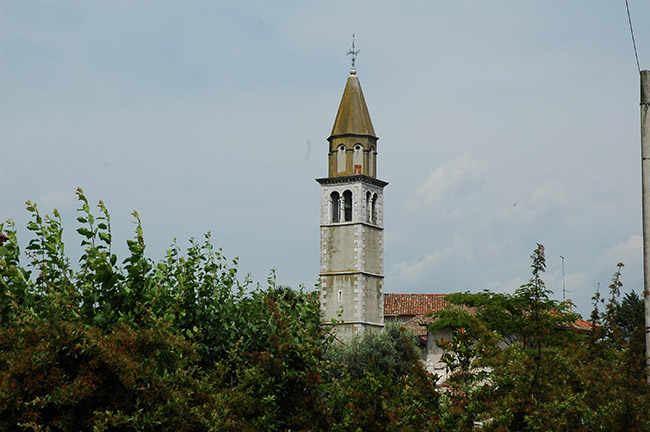 Versa foto 1: parish church