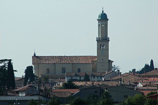 Cormons foto 1: zvonik katedrale sv. Adalberta
