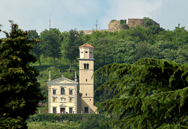 Cormons foto 4: la rocca sul monte Quarin