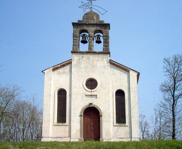 Vencò foto 3: die Kirche der Heiligen Halaena