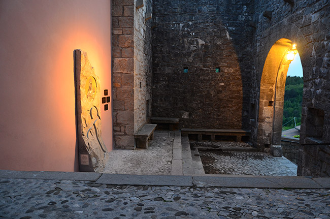 Castelmonte foto 3: la puerta fortificada