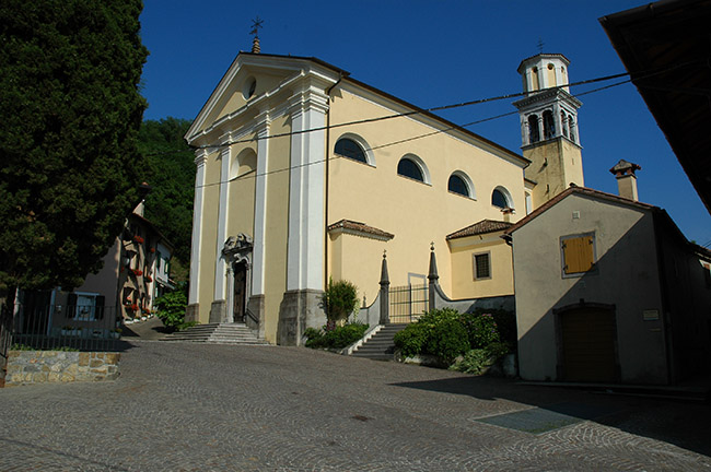 Breçan foto 2: glesie di Sant Zorç