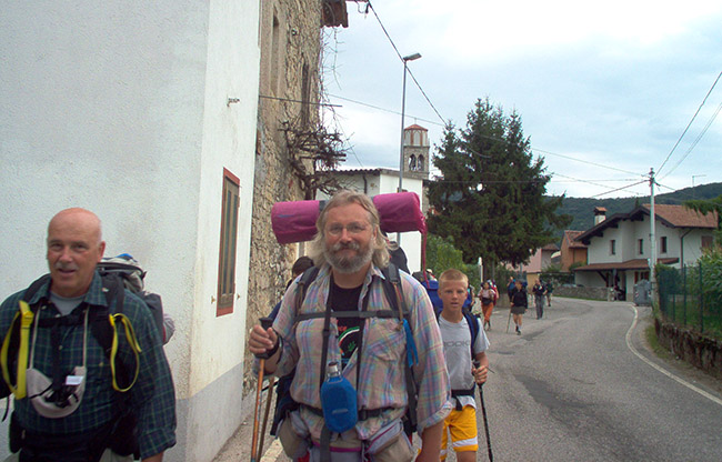 Purgessimo foto 4: pilgrims in the village