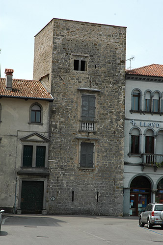 Cividale foto 7: torre medieval