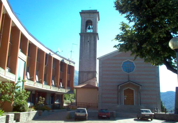 Monteaperta foto 3: la iglesia parroquial