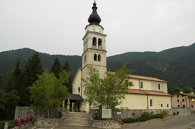 Prato di Resia foto 2: die Pfarrkirche