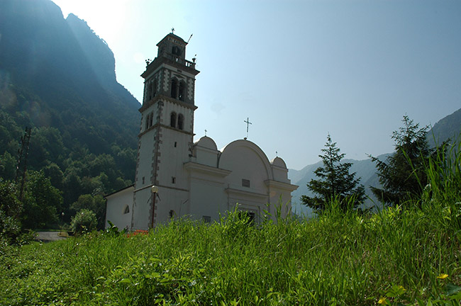 Raccolana foto 3: die Kirche