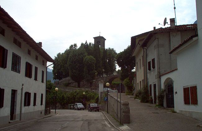 Chiusaforte foto 1: il borgo