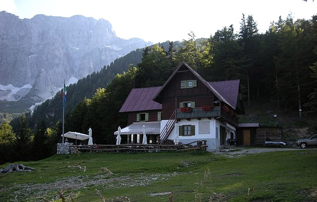 Rifugio Grego foto 3: il Montasio