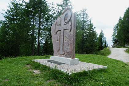 Monumento dei pellegrini sul Monte Lussari